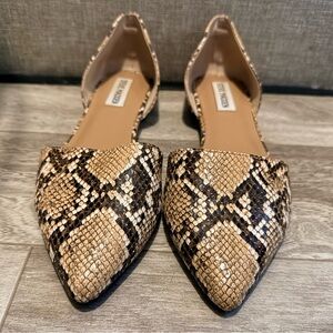 Steve Madden Tan and Black Snakeskin Loafers
